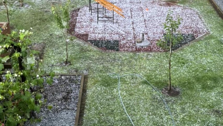 In Nürnberg-Falkenheim sorgte das Unwetter für Hagel. In Nürnberg-Falkenheim sorgte das Unwetter für Hagel.