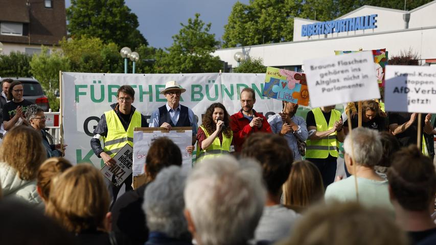 AfD-Wahlkampf sorgt für Wirbel in Zirndorf: 150 Menschen bei Gegendemo - Hitzige Reaktionen