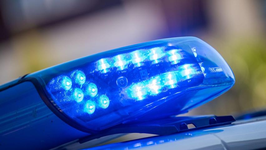 Zwei Verletzte bei neun Kollisionen: Alkohol und Aquaplaning führen zu Unfällen rund um Erlangen