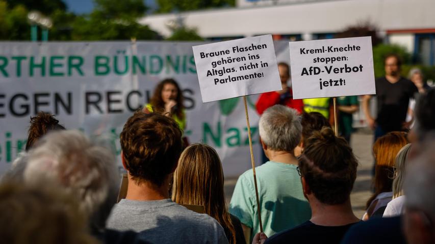 Trotz Ermittlungen: AfD bejubelt in Zirndorf Petr Bystron und stößt auf Protest - „Feinde Europas“