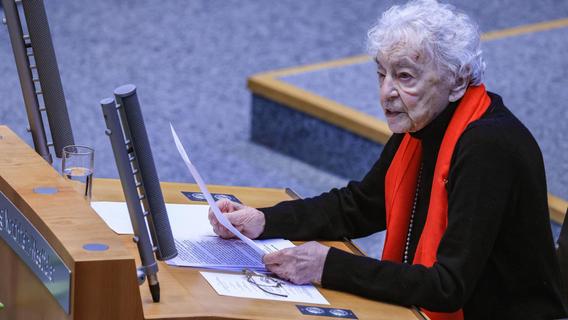 Mit 100 Jahren: Ruth Weiss bekommt das Große Verdienstkreuz