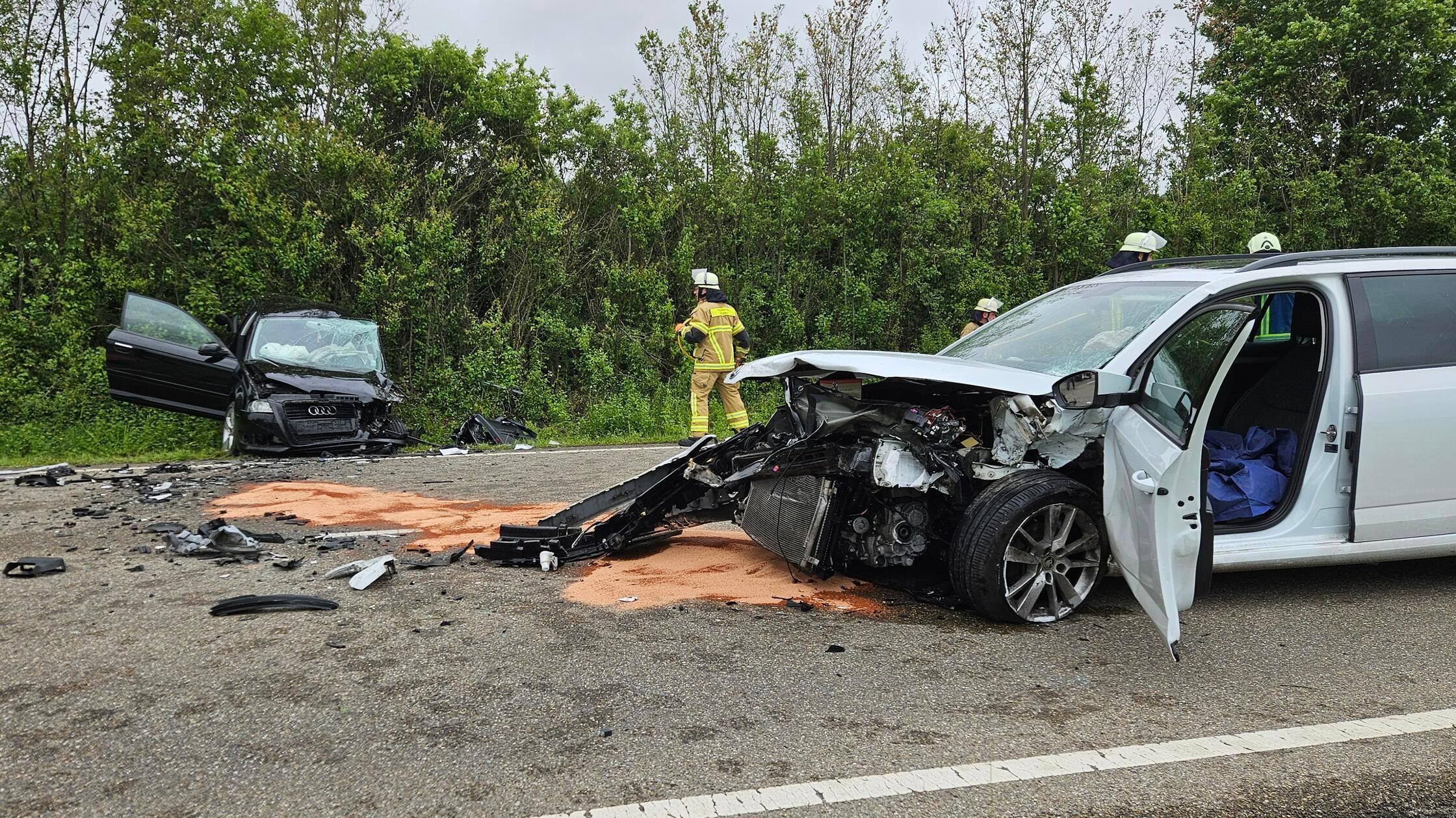 Schwerer Unfall Auf B13 Bei Ansbach: Verletzter Nach Zusammenstoß Mit ...