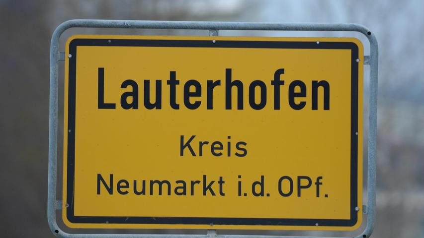 Lastwagenfahrer hat nicht aufgepasst: Darum ist Brücke bei Lauterhofen nun komplett gesperrt