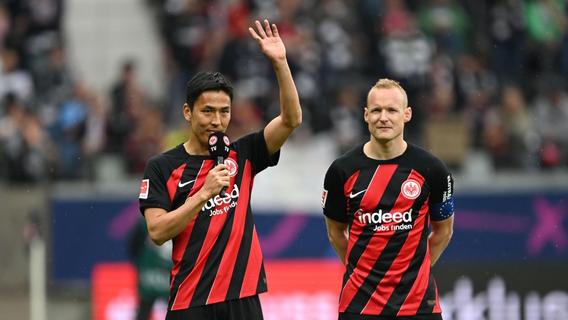 Eintracht-Legenden Rode und Hasebe feierlich verabschiedet