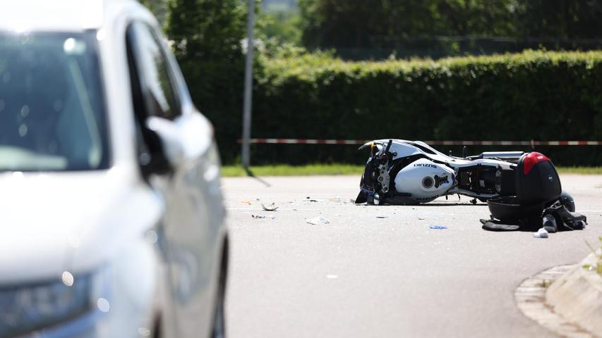 Motorradfahrer nach Unfall auf Bundesstraße in Mittelfranken in Lebensgefahr