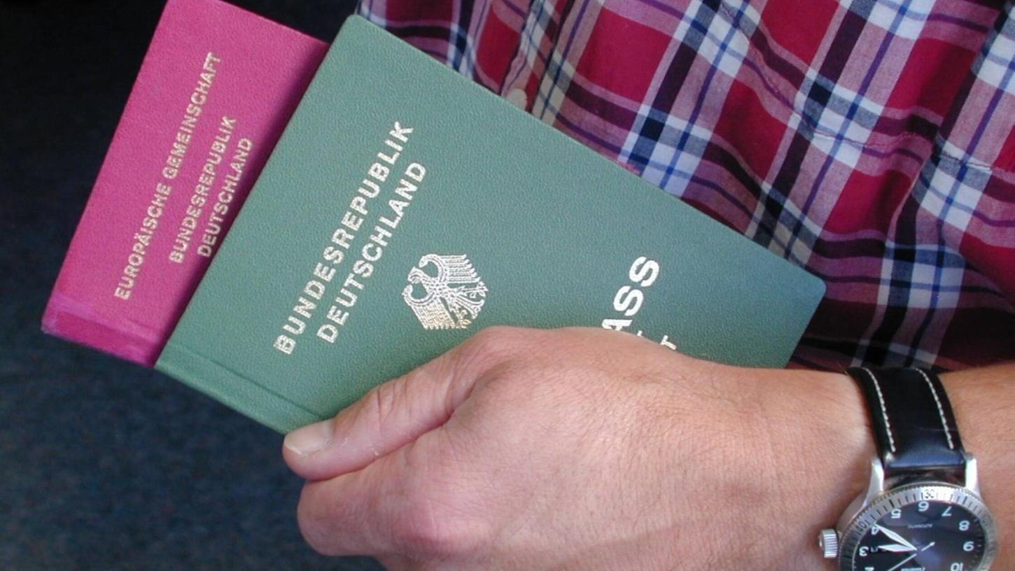 Wer einen neuen Reisepass benötigt, sollte bei der Bestellung in diesem Jahr etwas mehr Zeit einplanen. Wer einen neuen Reisepass benötigt, sollte bei der Bestellung in diesem Jahr etwas mehr Zeit einplanen.