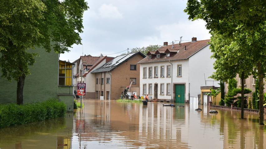 Versicherungsexperten raten: Darum sollte man Hochwasserschäden nicht übereilt beheben