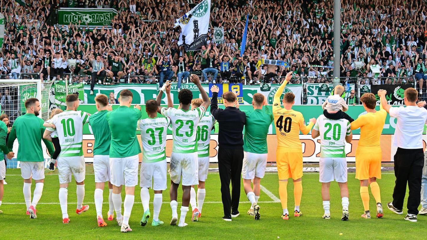 Fußballfest mit Diskussionsstoff: Die Analyse des Fürther 2:0 gegen Schalke Fußballfest mit Diskussionsstoff: Die Analyse des Fürther 2:0 gegen Schalke