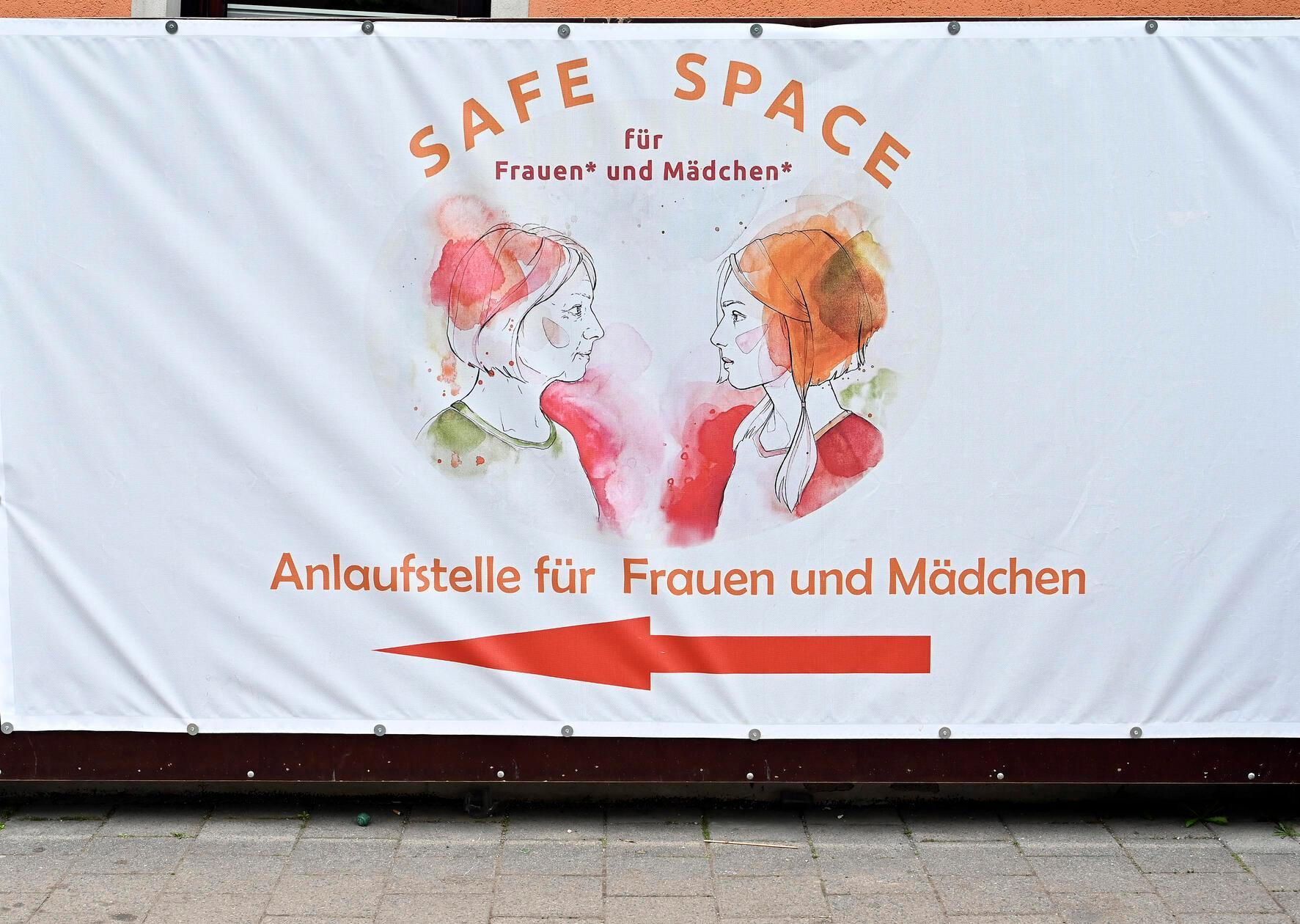 Eine Anlaufstelle für Frauen und Mädchen: Der Safe Space ist mittlerweile gut etabliert zu Zeiten der Bergkirchweih und wird auch gut nachgefragt.