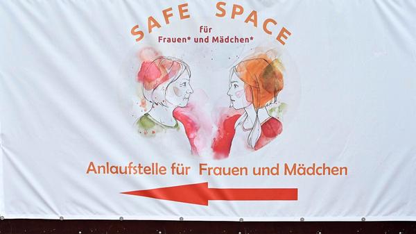 Eine Anlaufstelle für Frauen und Mädchen: Der Safe Space ist mittlerweile gut etabliert zu Zeiten der Bergkirchweih und wird auch gut nachgefragt.