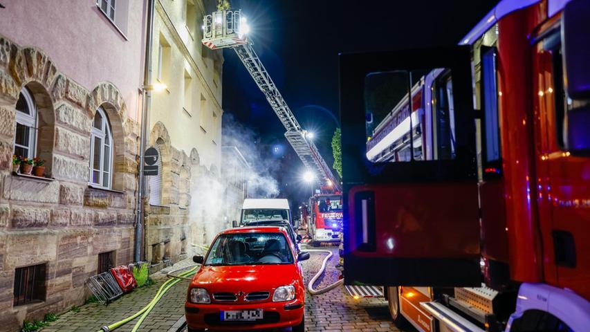 Mehrfamilienhaus in Fürth muss nach Brand saniert werden - Bewohner stehen plötzlich auf der Straße