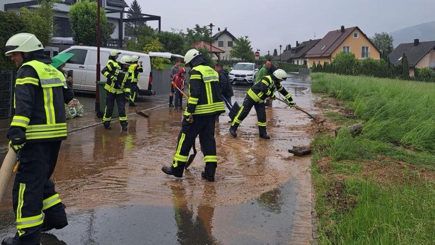 Auf ihrem Instagram-Account berichtet die Feuerwehr Hohenstadt über ihre Einsätze am Dienstagabend, die sich aber auf überflutete Straßen beschränkten.