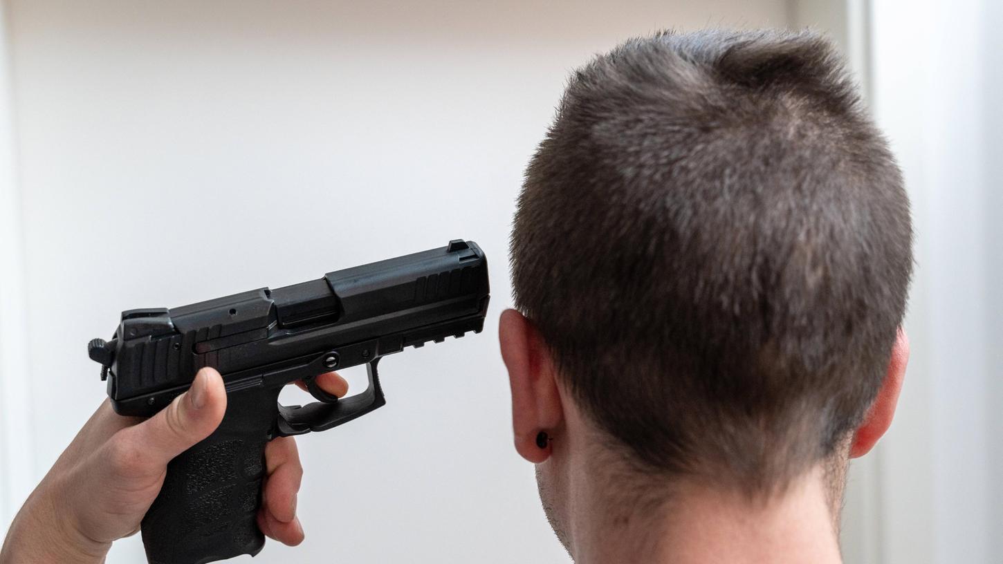 Der Rapper Rylo Huncho hat sich offenbar versehentlich selbst erschossen. (Symbolbild) Der Rapper Rylo Huncho hat sich offenbar versehentlich selbst erschossen. (Symbolbild)