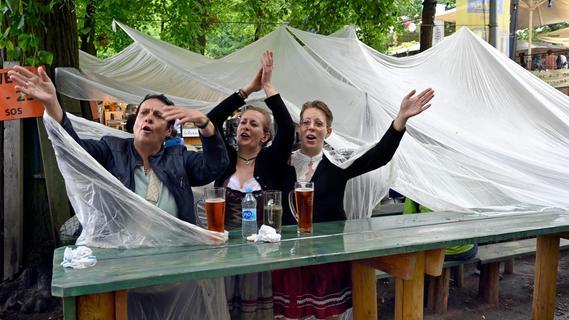 Ein Bier mit Kolleginnen und Kollegen: Der Erlanger-Tag auf der Bergkirchweih