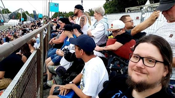 Happy End: Rollstuhlfahrer aus Fürth kann doch zu AC/DC-Konzert in Nürnberg