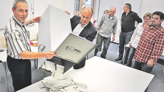 Selfies in der Wahlkabine und verkritzelte Stimmzettel: Was ein Laufer Wahlhelfer alles erlebt