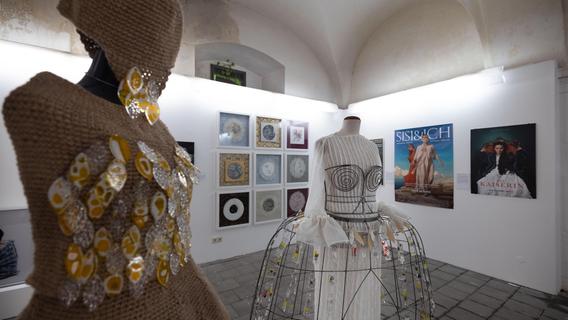 „Baustelle Frauenbild“: Im Marstall ist die letzte Ausstellung des Fürther Frauenmuseums zu sehen