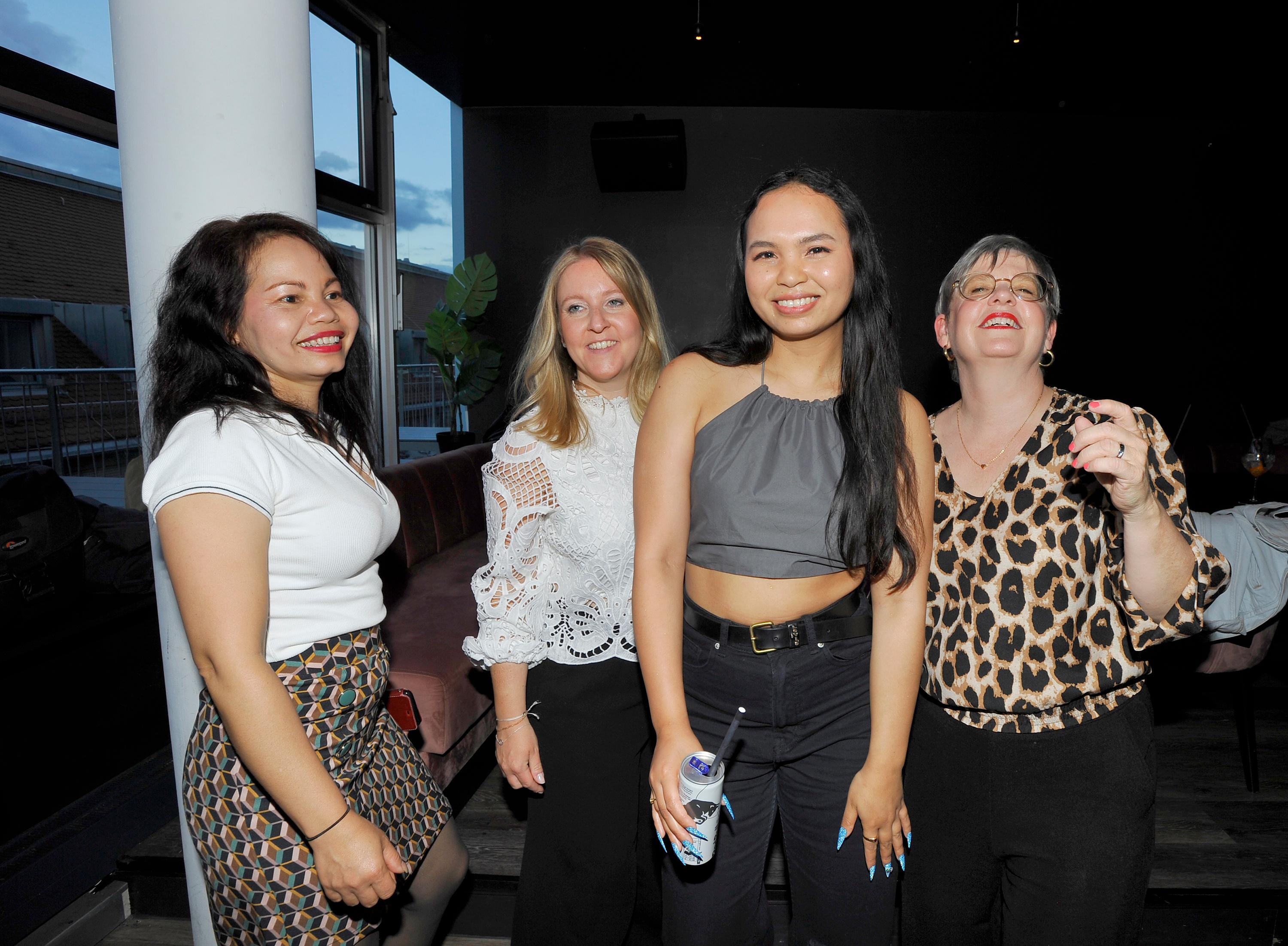 "Tanzen wie fr&uuml;her &ndash; nur fr&uuml;her": Gro&szlig;er Andrang bei "Mama geht tanzen" in der Sky Bar