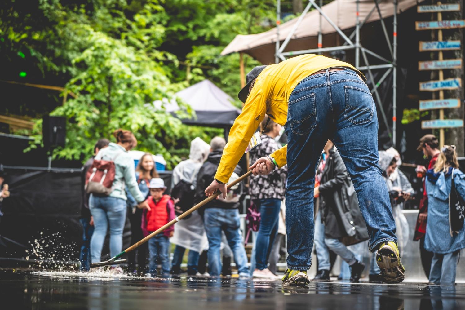 Berq, Paula Carolina, Dicht & Ergreifend, 1986zig, Oimara, Maeckes, ALC und viele mehr: Das Line-Up des Heimspiel-Festivals im Bergwaldtheater sorgte für ausgelassene Stimmung. Auch ein paar nachmittägliche Regenschauer konnten da nichts verhageln.