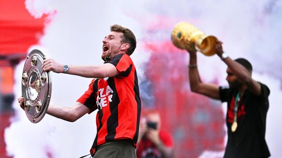 "Vizekusen" ist Geschichte: Bayer Leverkusen feiert mit Fans spektakulären Double-Gewinn