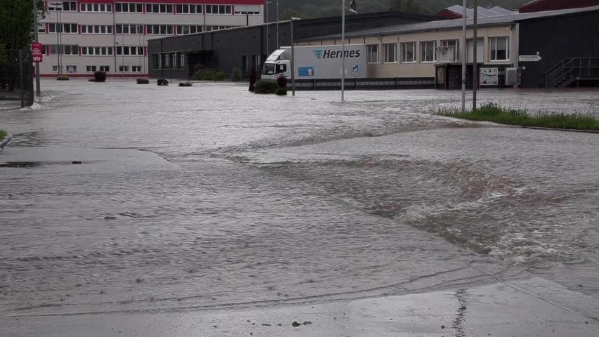 Im Landkreis Günzburg in Schwaben kam es ebenfalls zu starken Überschwemmung und Hochwasser.