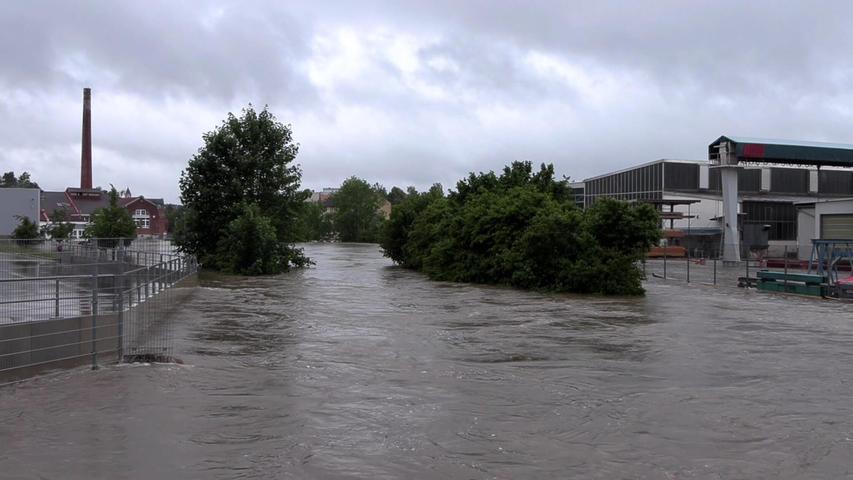 Der Ort Krumbach ist stark überflutet.