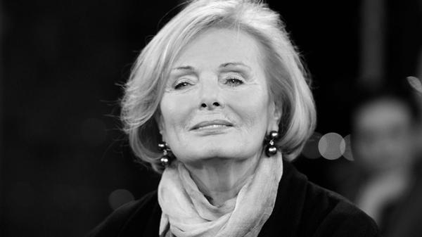 Die Schauspiel-Legende Ruth Maria Kubitschek ist am Samstag, dem 1. Juni, gestorben. "Die Grande Dame des deutschen Film- und Fernsehschauspiels hat in ihrer Wahlheimat der Schweiz nach kurzer, schwerer Krankheit leise Abschied vom Leben genommen", hieß es am Sonntag. Kubitschek hatte das deutsche Fernsehen über Jahre hinweg geprägt und spielte unter anderem im "Traumschiff" und im "Tatort".
