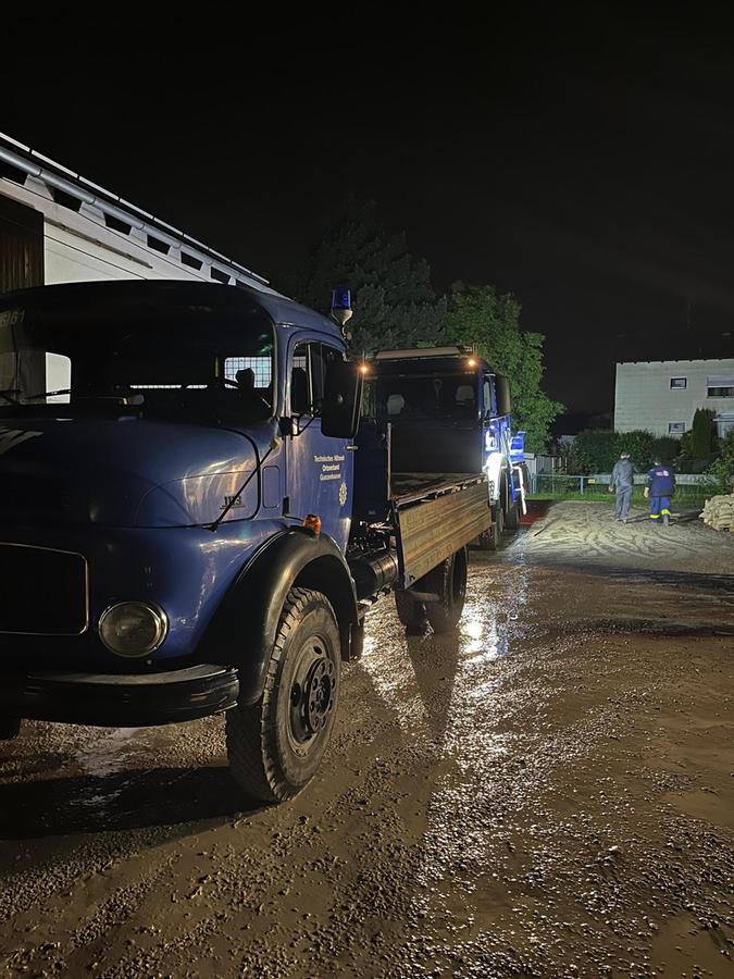 Sein Einsatz im Hochwasserbereich in Südbayern ging für das THW Gunzenhausen bis tief in die Nacht. Sein Einsatz im Hochwasserbereich in Südbayern ging für das THW Gunzenhausen bis tief in die Nacht.