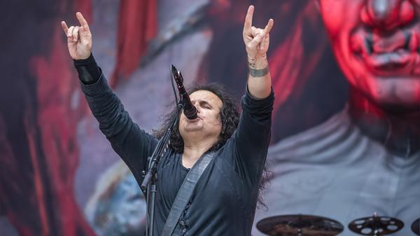 Ab 19.30 Uhr knallte es auf der Mandora-Stage: Die Thrash-Metal-Ikonen von Kreator verprügelten ihre Zuhörerschaft akustisch auf das Angenehmste.