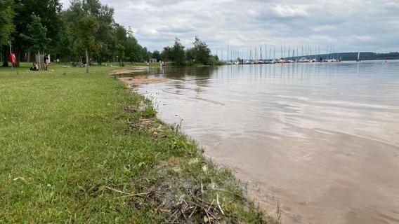 Plötzlich ist der Strand weg – am Großen Brombachsee sind Folgen des Hochwassers klar zu sehen