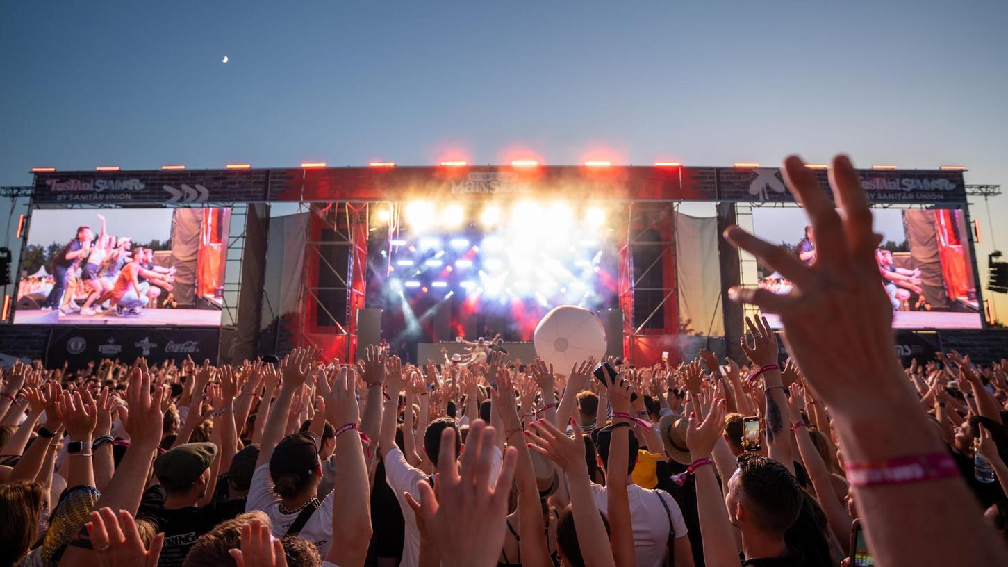 Seit 10 Jahren findet der Festival SUmmer statt. Seit 10 Jahren findet der Festival SUmmer statt.