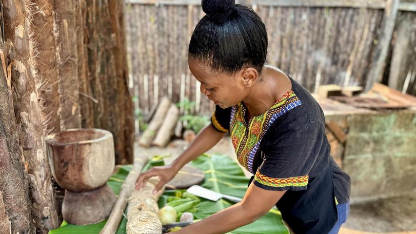 Und auch für ihre Küche sind die Garifuna bekannt. Es gibt: Suppe aus selbstgemachter Kokosmilch.