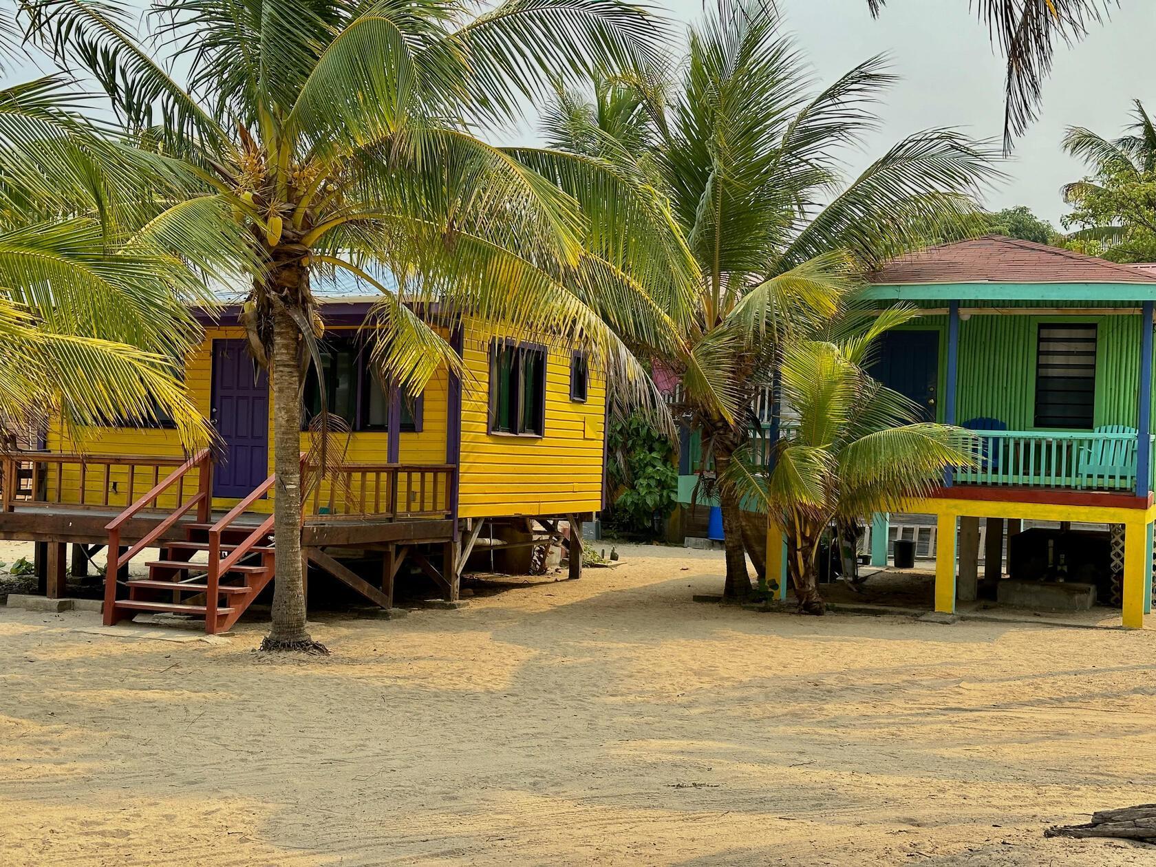 Am Karibischen Meer, neben Guatemala und Mexiko, befindet sich Belize. Besucher können sich über jede Menge Gastfreundschaft, spannende Ausflüge zu Maya-Gemeinden und wunderschöne Strände freuen.