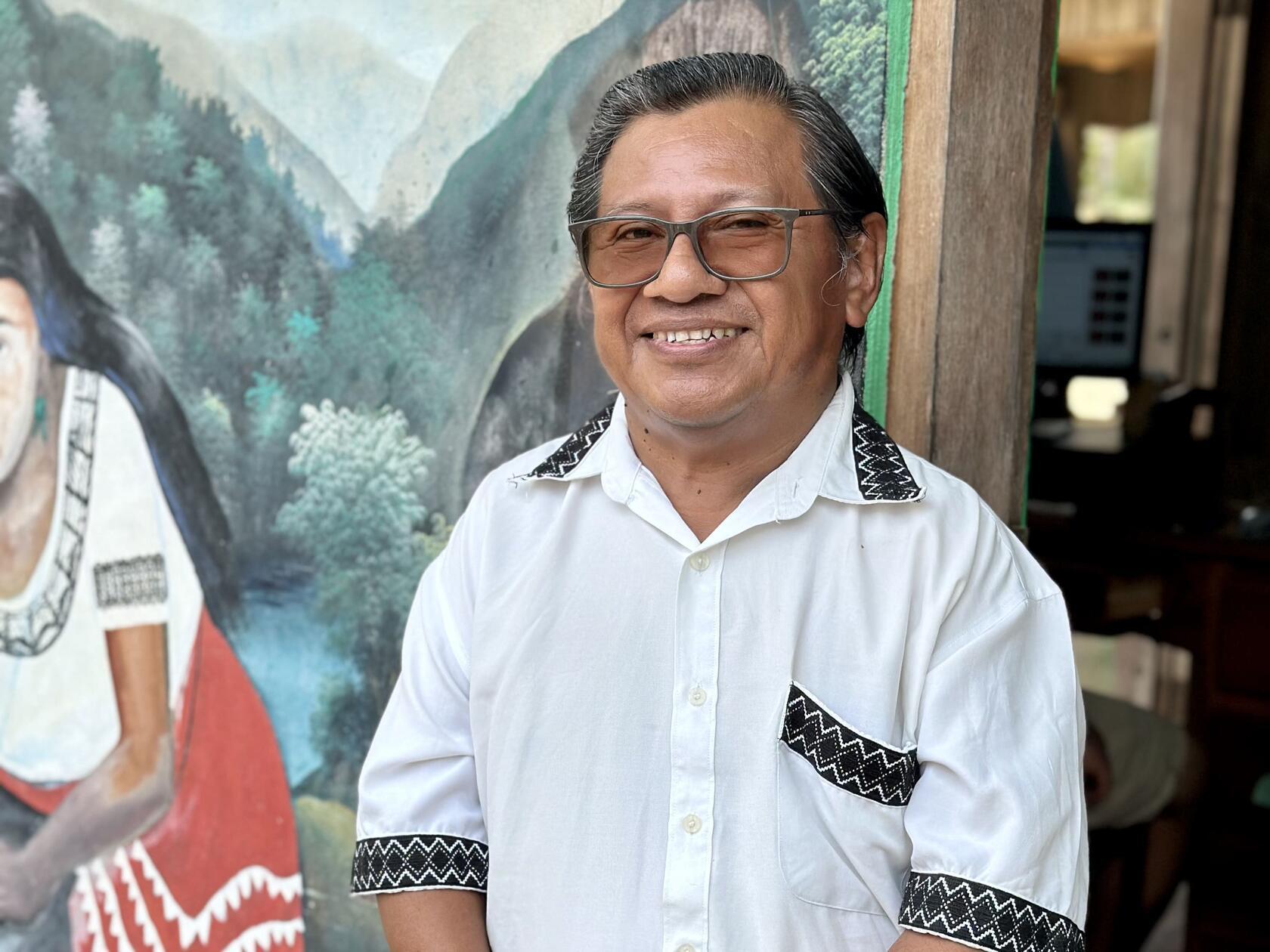 Schokolade von Mayas bekommt man hier in der Fabrik "Che´il Mayan Chocolate Factory". Julio Saqui ist der Inhaber.