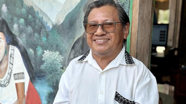 Schokolade von Mayas bekommt man hier in der Fabrik "Che´il Mayan Chocolate Factory". Julio Saqui ist der Inhaber.