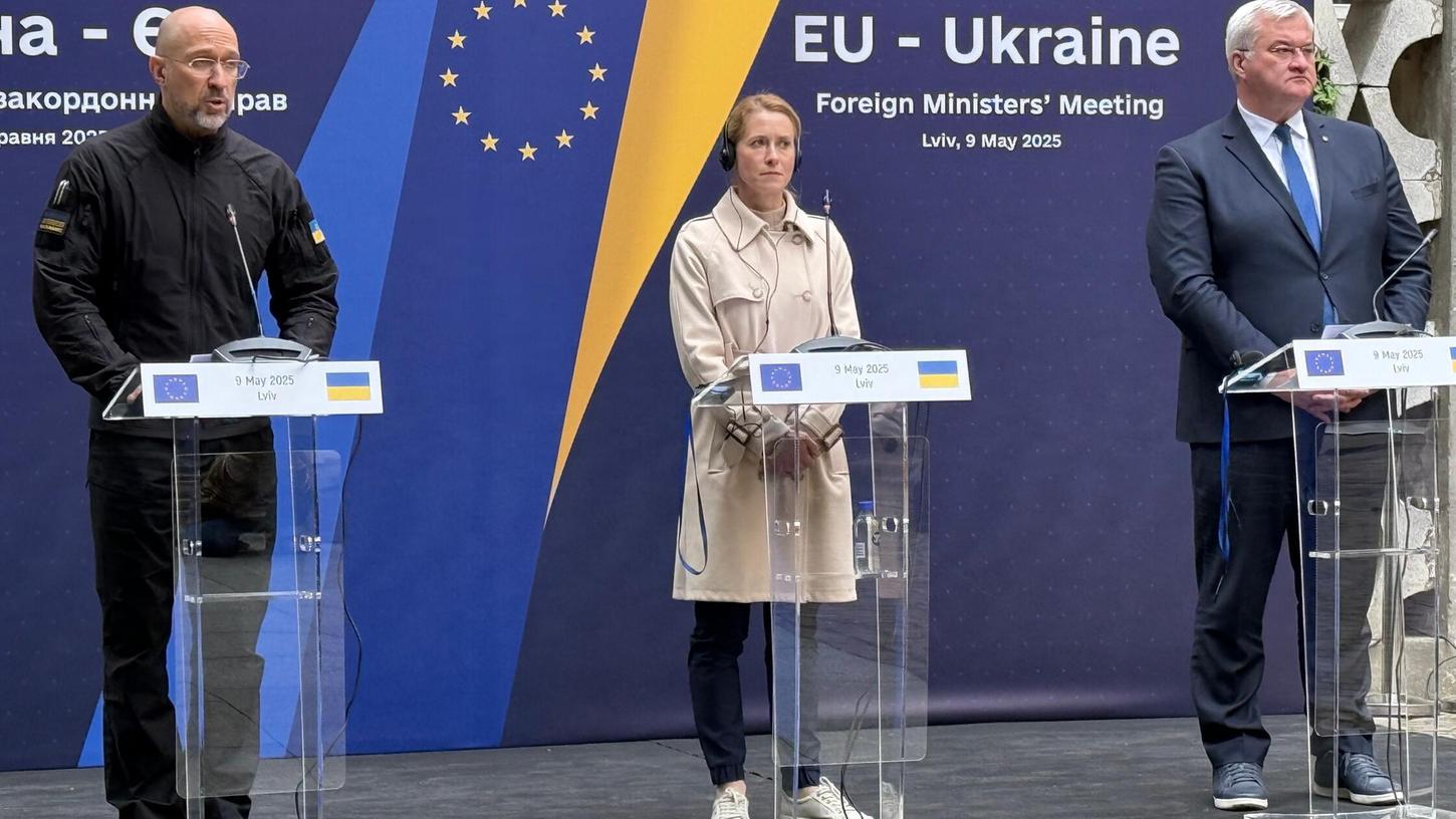 09.05.2025, Ukraine, Lwiw: Der ukrainische Ministerpräsident Denys Schmyhal (l-r), die EU-Außenbeauftragte Kaja Kallas und der ukrainische Außenminister Andrij Sybiha geben eine Pressekonferenz bei einem Treffen der EU Außenminister. 09.05.2025, Ukraine, Lwiw: Der ukrainische Ministerpräsident Denys Schmyhal (l-r), die EU-Außenbeauftragte Kaja Kallas und der ukrainische Außenminister Andrij Sybiha geben eine Pressekonferenz bei einem Treffen der EU Außenminister.