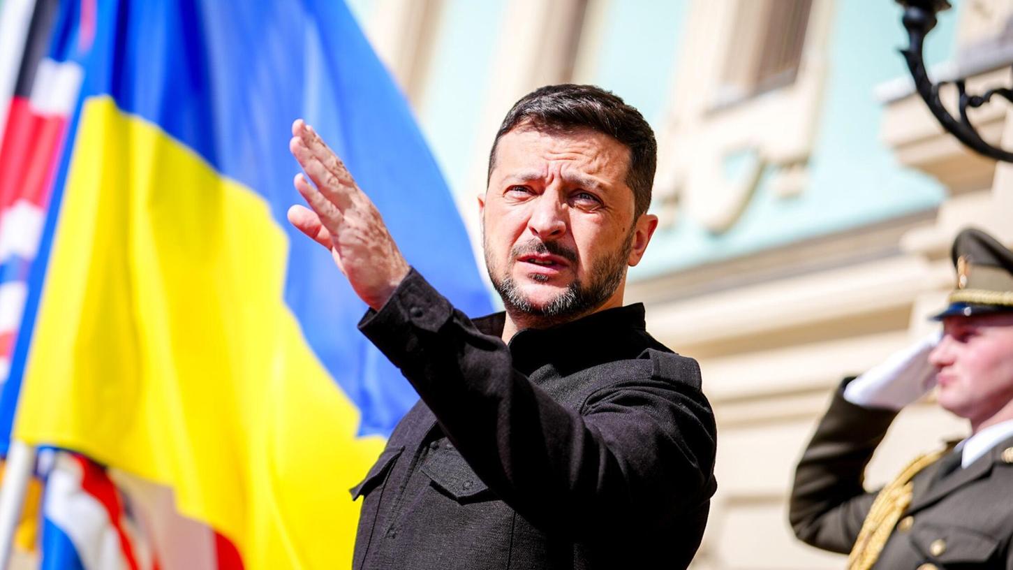 Wolodymyr Selenskyj äußerte die Hoffnung, „dass die Russen keine Ausreden suchen“. Wolodymyr Selenskyj äußerte die Hoffnung, „dass die Russen keine Ausreden suchen“.