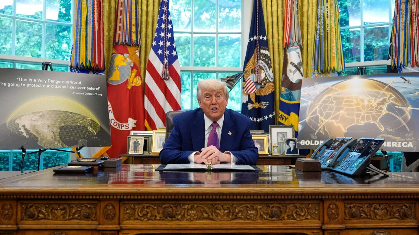 Am Montag hatte US-Präsident Trump nach seinem Telefonat mit Putin sofortige Verhandlungen im Vatikan über eine Waffenruhe zwischen Russland und der Ukraine in Aussicht gestellt. Am Montag hatte US-Präsident Trump nach seinem Telefonat mit Putin sofortige Verhandlungen im Vatikan über eine Waffenruhe zwischen Russland und der Ukraine in Aussicht gestellt.