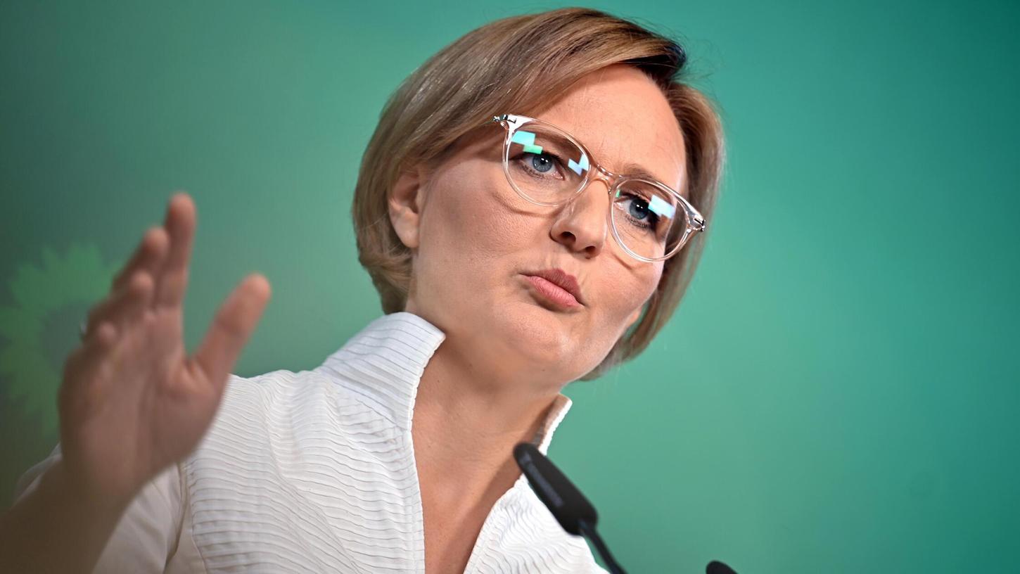 Franziska Brantner nennt die Sanktionen von anderen Ländern gegen die beiden Minister als Beispiel. Franziska Brantner nennt die Sanktionen von anderen Ländern gegen die beiden Minister als Beispiel.