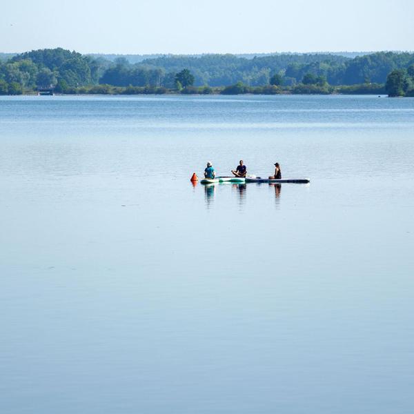 SUP-Yoga am Rothsee