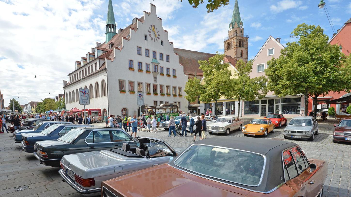Die Neumarkter Altstadt war mit zahlreichen alten Schätzen gefüllt. Die Neumarkter Altstadt war mit zahlreichen alten Schätzen gefüllt.