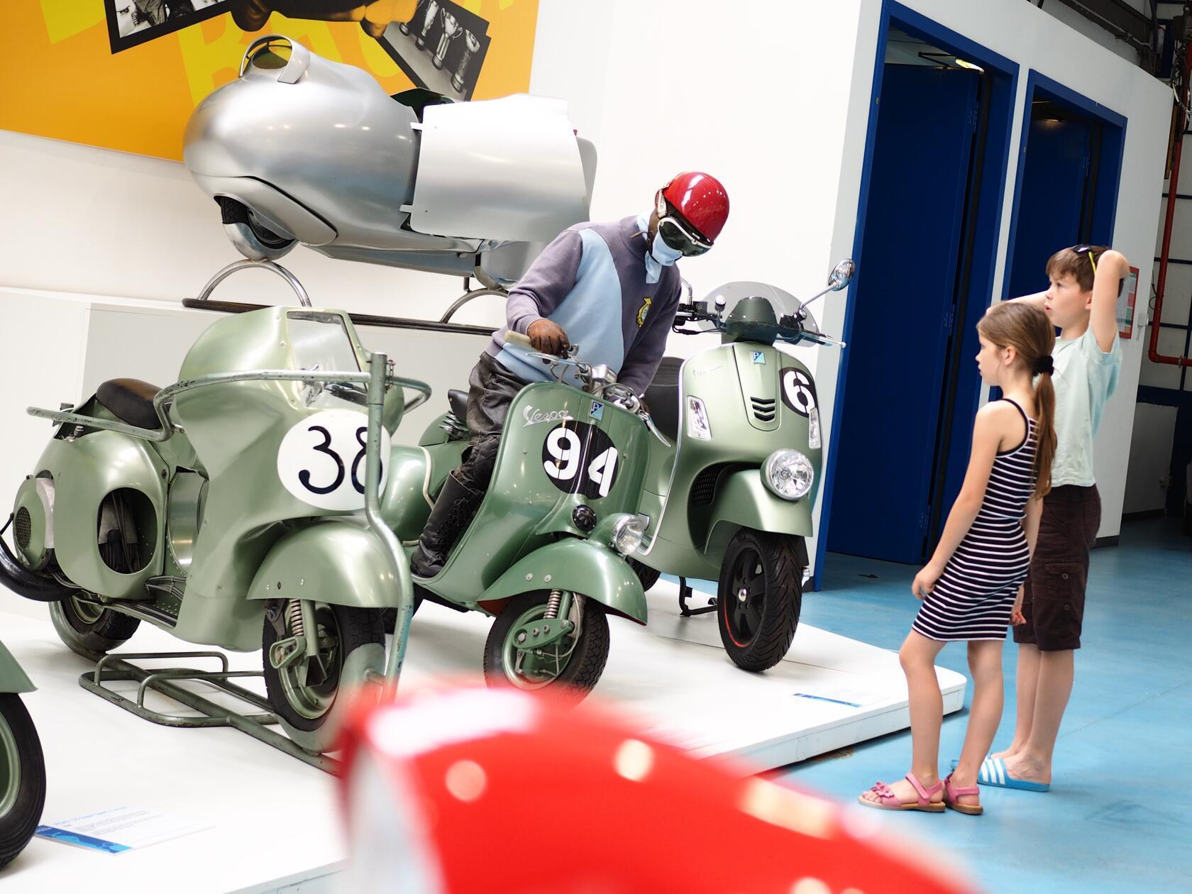 Vor Pisa liegt in Pontedera das tolle Piaggio-Vespa-Museum.