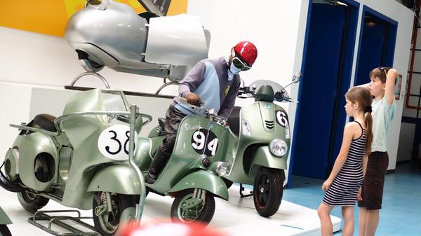 Vor Pisa liegt in Pontedera das tolle Piaggio-Vespa-Museum.