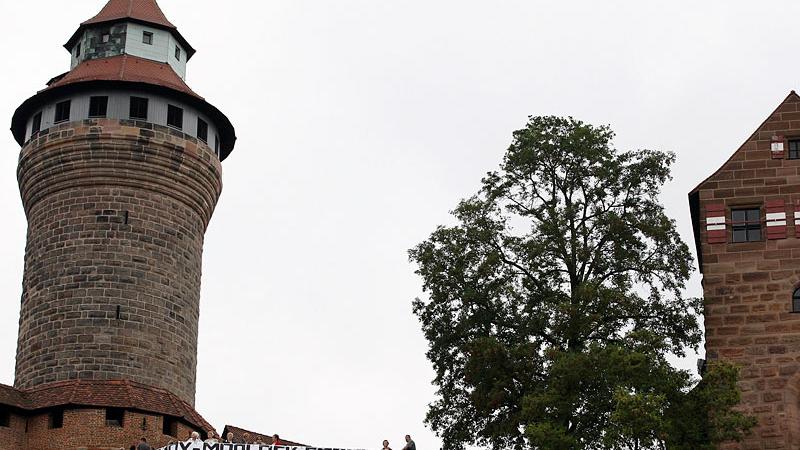 Das passt zusammen: der Wunsch-Stadionname am wohl traditionsreichsten Ort der Stadt, der Nürnberger Burg.