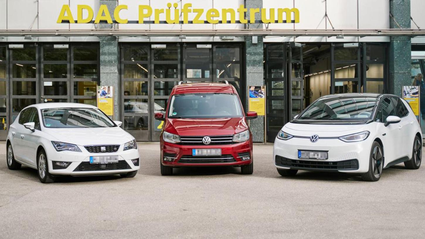 Gebrauchte Verkaufs-Kandidaten: Seat Leon als Benziner (links), VW Caddy als Diesel (Mitte) und der elektrische VW ID.3. Gebrauchte Verkaufs-Kandidaten: Seat Leon als Benziner (links), VW Caddy als Diesel (Mitte) und der elektrische VW ID.3.