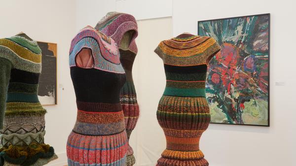 2024-kunstvilla-auf-den-weg-gebracht_raum-5_moorende_vornberger_weil_foto_annette-kradisch