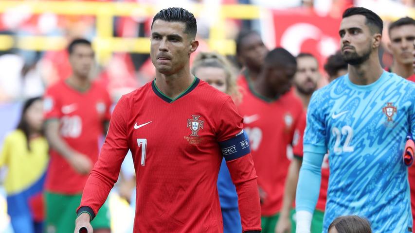 Portugals Cristiano Ronaldo führte seine Mannschaft erneut als Kapitän auf den Platz.