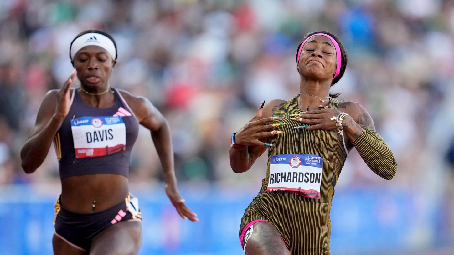 Sha’Carri Richardson feiert ihren Sieg im Finale des 100-Meter-Laufs der Frauen.