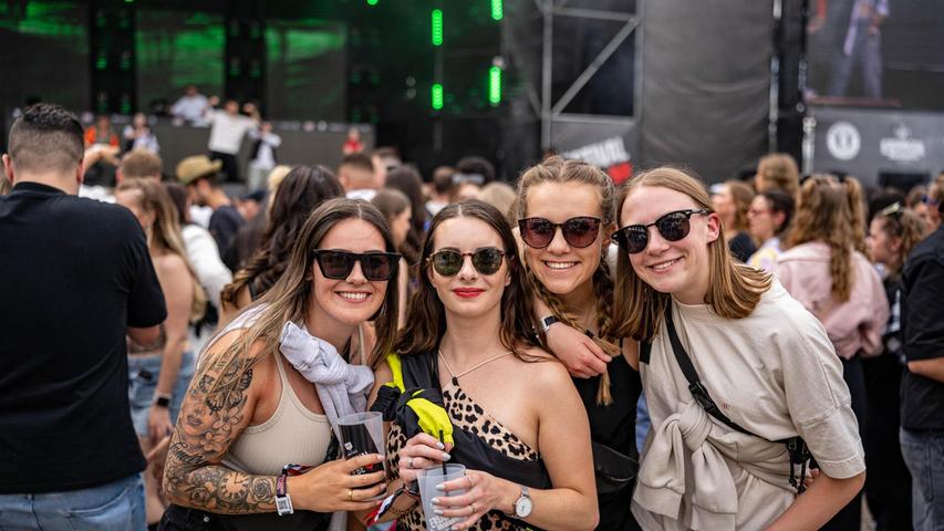 13.400 Menschen feierten beim Hiphop Garden Festival am Nürnberger Airport mit Tyga, Kool Savas, Milano und Co. .