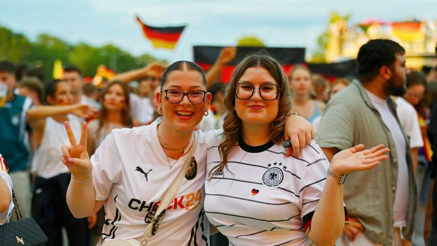 Public Viewing in Nürnberg: Über 12.000 Menschen feiern Füllkrug und den Gruppensieg